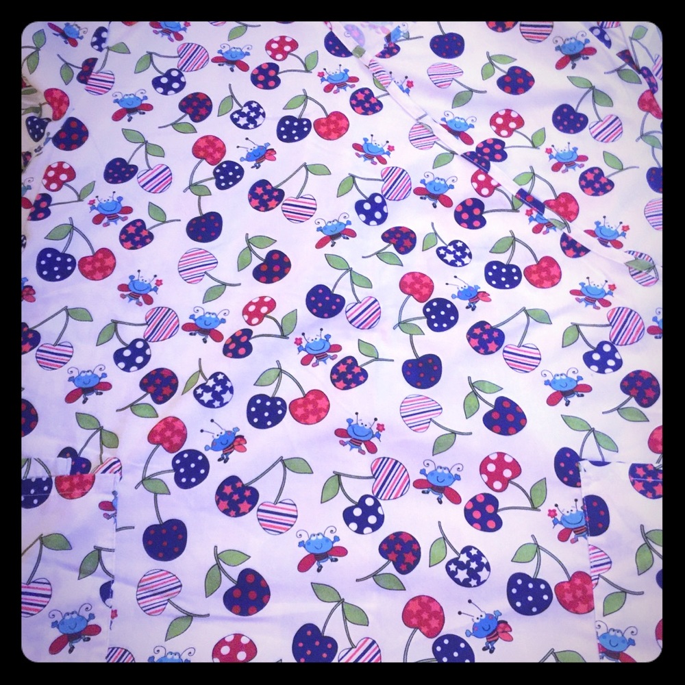 4 SCRUB TOPS 2XL